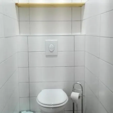 Appartement De 2 Chambres A Le Pradet A 700 M De La Plage Avec Balcon Amenage Et Wifi *